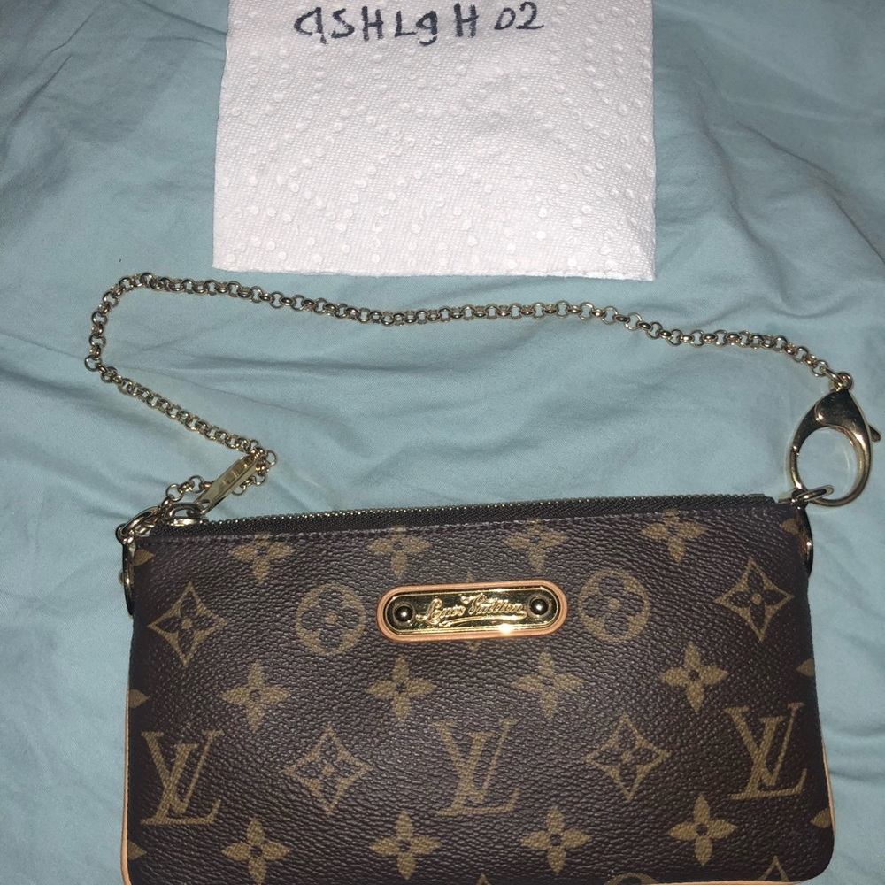 Louis Vuitton Pochette milla monogram mm
